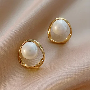 2024 Новые Милые серьги-кольца с жемчужными заклепками для женщин, сережки золотого цвета, минималистичные свадебные модные украшения
