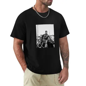 Полковник Робин Олдс после выполнения 100-й боевой задачи - Вьетнам, 1967 Футболка, футболки для мальчиков, футболка оверсайз, мужская одежда